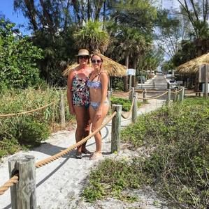 Meet your Posher, Lorrie